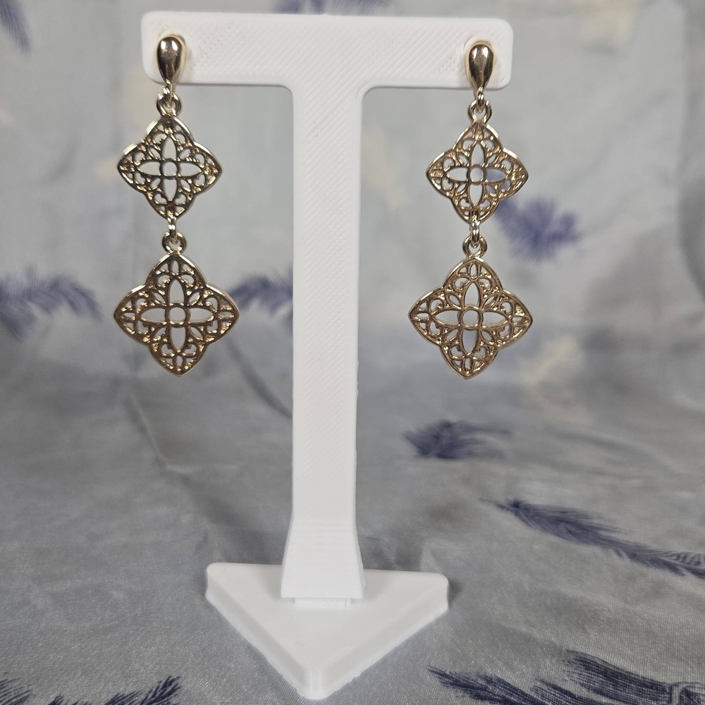 Elegant Gold Filigree Drop Earrings